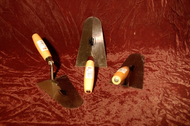 Italian style trowels