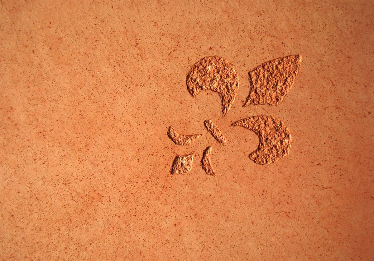 Tadelakt with sgraffiato 